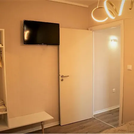 Jukebox 2 Bedrooms - Big Balcony Apartment