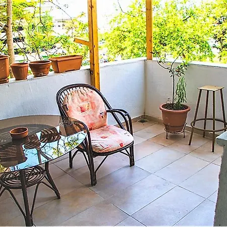 Jukebox 2 Bedrooms - Big Balcony Apartment