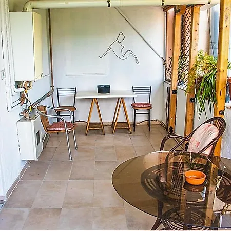 Jukebox 2 Bedrooms - Big Balcony *